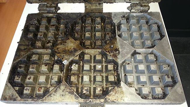 laser-cleaning-on-mold
